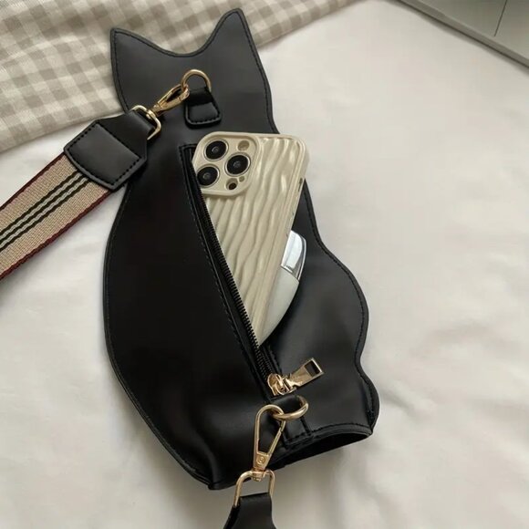 Black Cat-Themed Crossbody Purse in Synthetic Leather - Picture 8 of 9